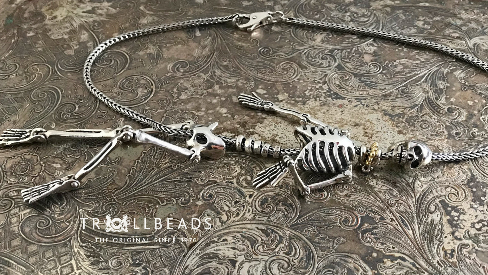 Suzie Q Studio has stashed away special glass, sterling silver and limited edition Trollbeads pieces in the Suzie Q Studio “Trollbeads Treasure Vault”. Here she tells us about the ultra-rare Trollbeads Skeleton Necklace.