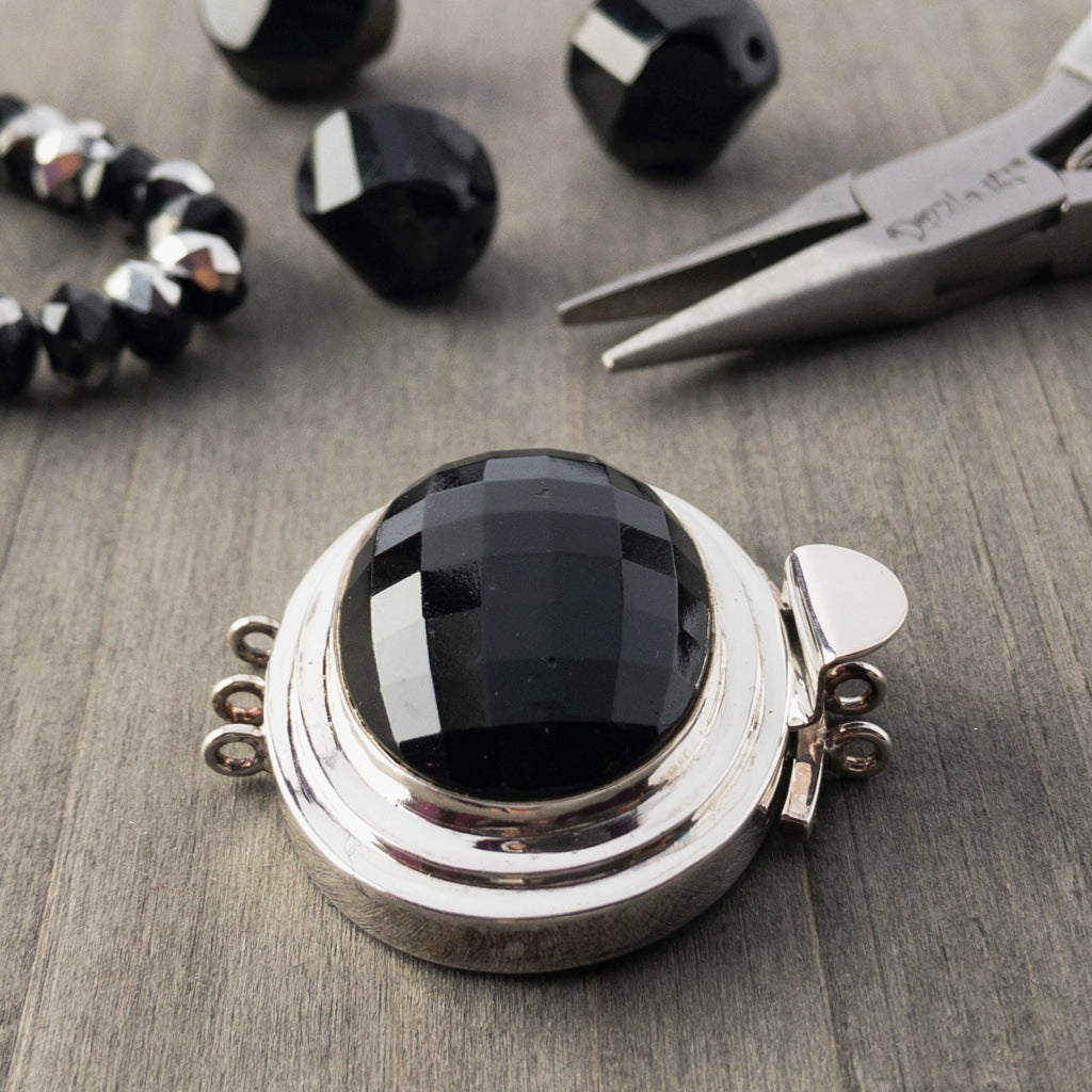 The faceting of this jet black vintage glass cabochon, gives this triple-strand, sterling silver box clasp a super-sophisticated look, suitable for all kinds of designs... The options are endless!