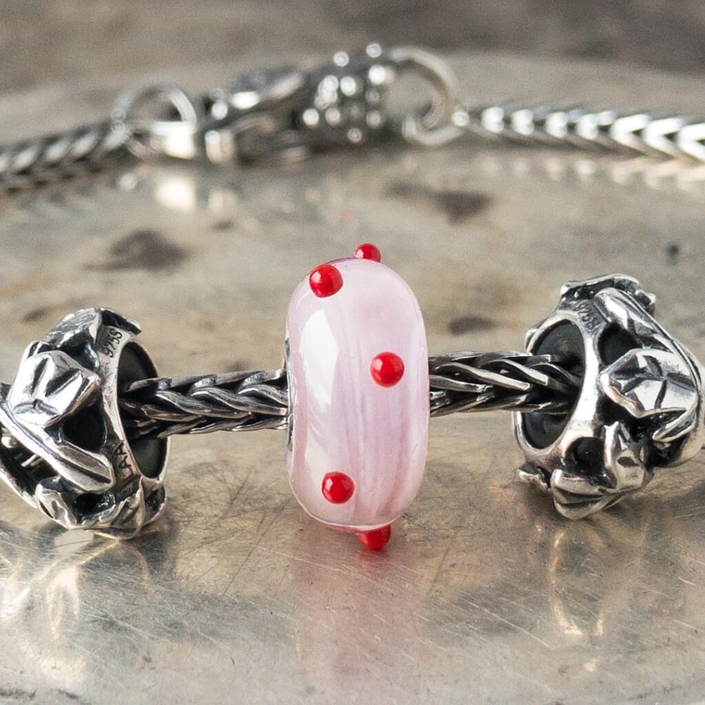 Suzie Q Studio has a treasure vault full of Rare & Retired Trollbeads... and we’re making them available to you. We’re starting with our Rare & Retired Glass Beads. We’ll be adding lots more so check back often. Who doesn’t love “polka dots”?! Give this happy Trollbead to the one you love, to a very good friend or a special treat for yourself!