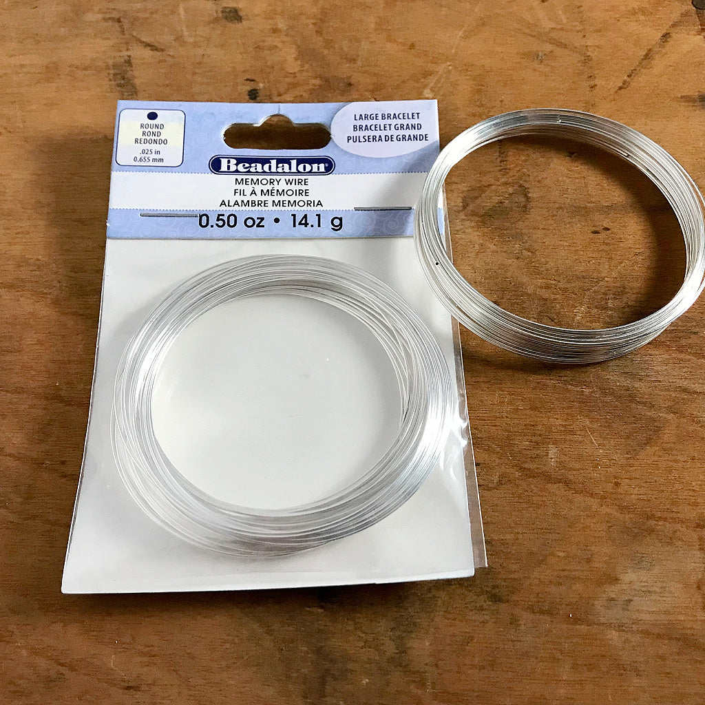 Using Suzie Q Studio's MEMORY WIRE to make a bangle-style bracelet is an excellent way for you to use all kinds of beads in your own bead stash.