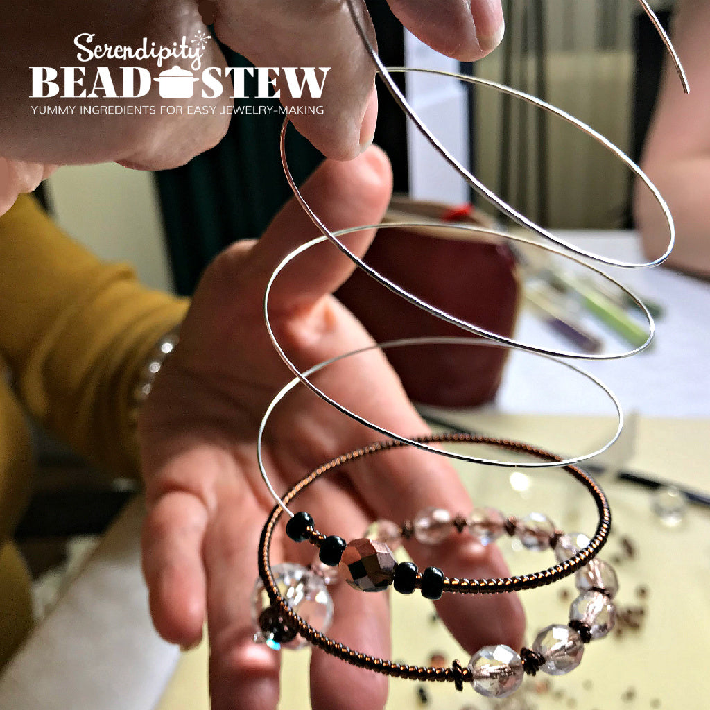 Using Suzie Q Studio's MEMORY WIRE to make a bangle-style bracelet is an excellent way for you to use all kinds of beads in your own bead stash.