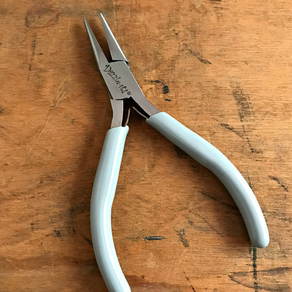 When it comes to making jewelry, if you want professional looking results, using Suzie Q Studio's jewelry-making tools is the way to go! This “Chain Nose Plier” is ideal for griping, bending and reaching into tight places. It's smooth jaws make it perfect for the detailed work of jewelry making.