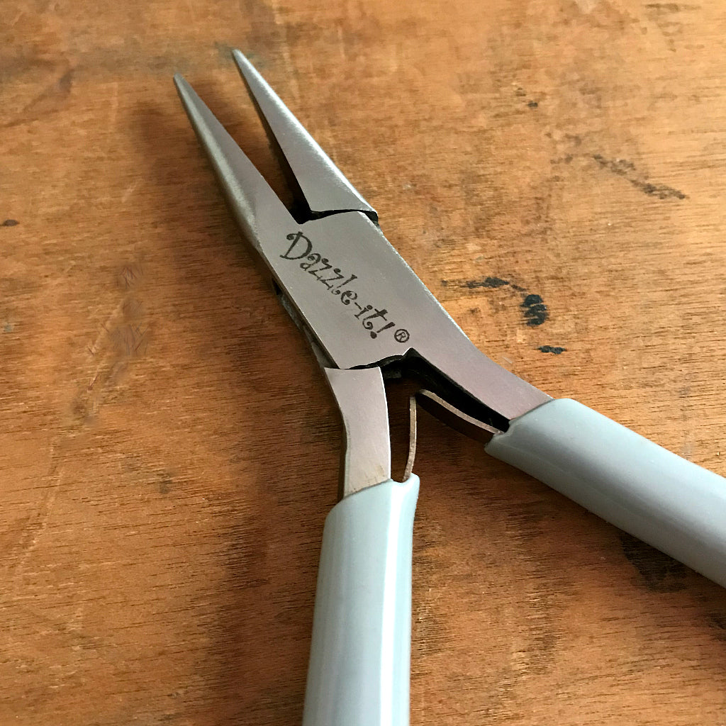 When it comes to making jewelry, if you want professional looking results, using Suzie Q Studio's jewelry-making tools is the way to go!  This “Chain Nose Plier” is ideal for griping, bending and reaching into tight places. 