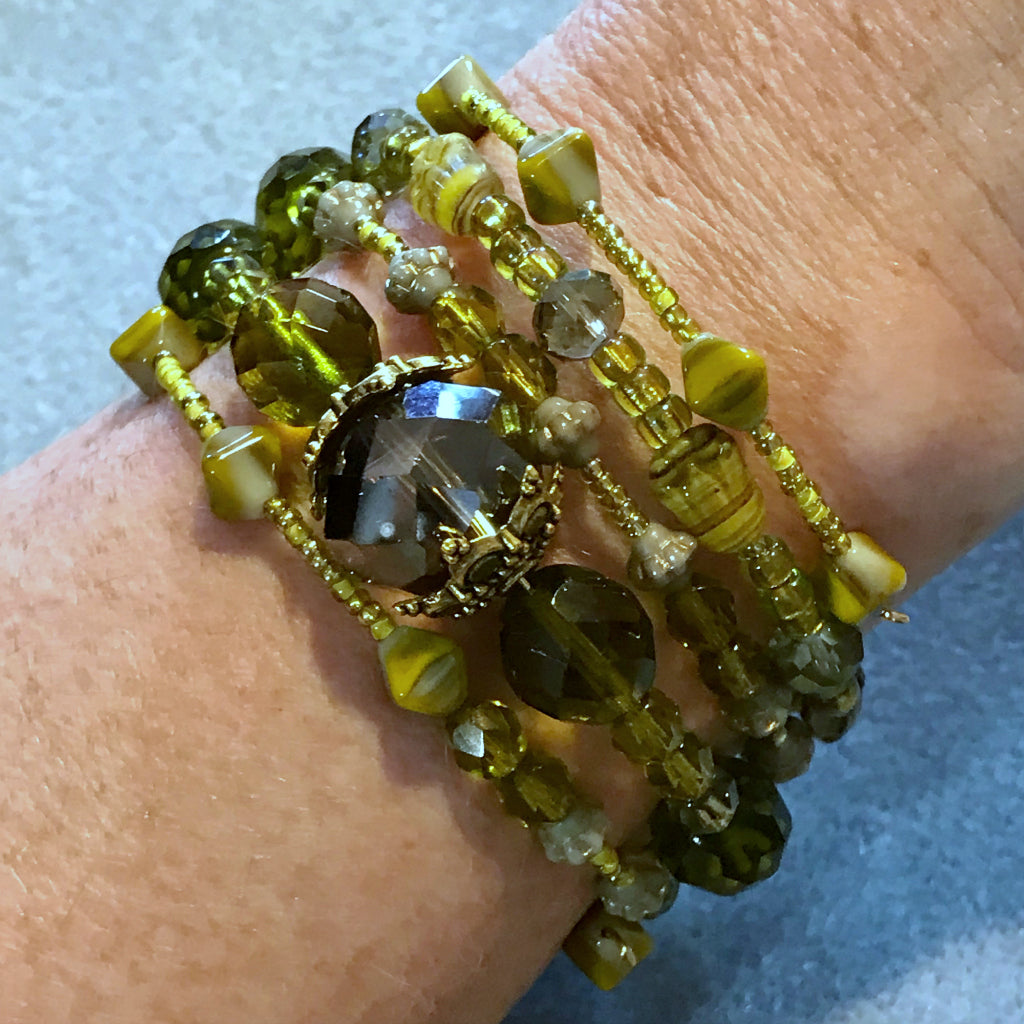 Suzie Q Studio's Serendipity BEAD STEW DIY EASY BRACELET MAKING KITS are limited edition collections of artfully curated premium quality beads and components for you to make a one-of-a-kind bracelet(s). No experience needed! "Bartlett Pear" kit -- there’s nothing like biting into the ripe, chartreuse-colored skin of a juicy, sweet Bartlett Pear, is there? 