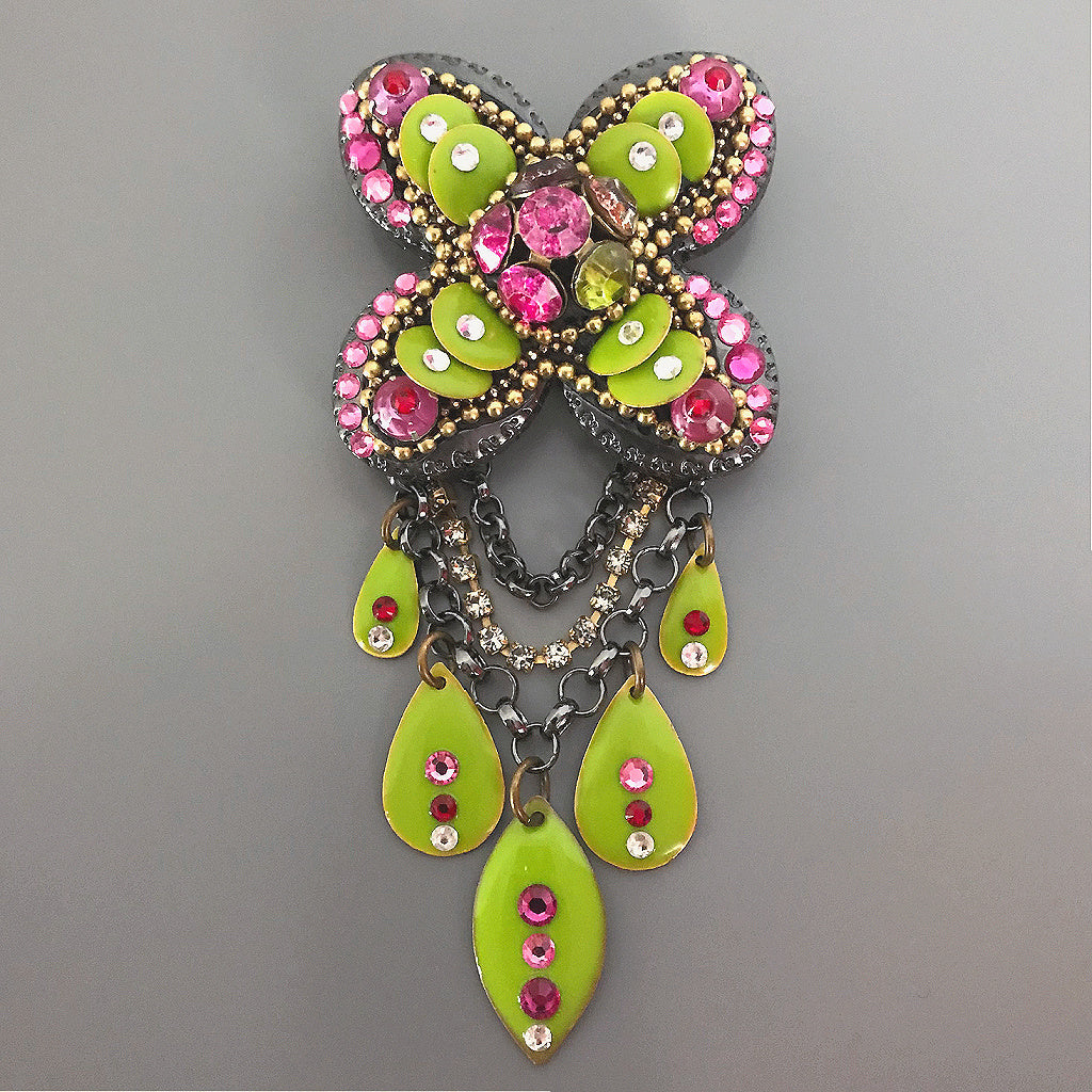 This bold, but intricate, one-of-a-kind, handmade, mosaic-style pin is a true “show-stopper”. The dynamic colour and sparkle of this stunning piece is certain to inspire oodles of compliments whenever you wear it!