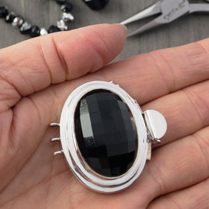 The faceting of this jet black vintage glass cabochon, gives this triple-strand, sterling silver box clasp a super-sophisticated look, suitable for all kinds of designs... The options are endless!